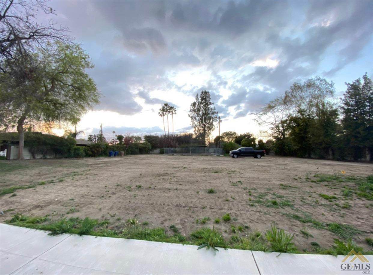 2445 Beech Street - Photo 1