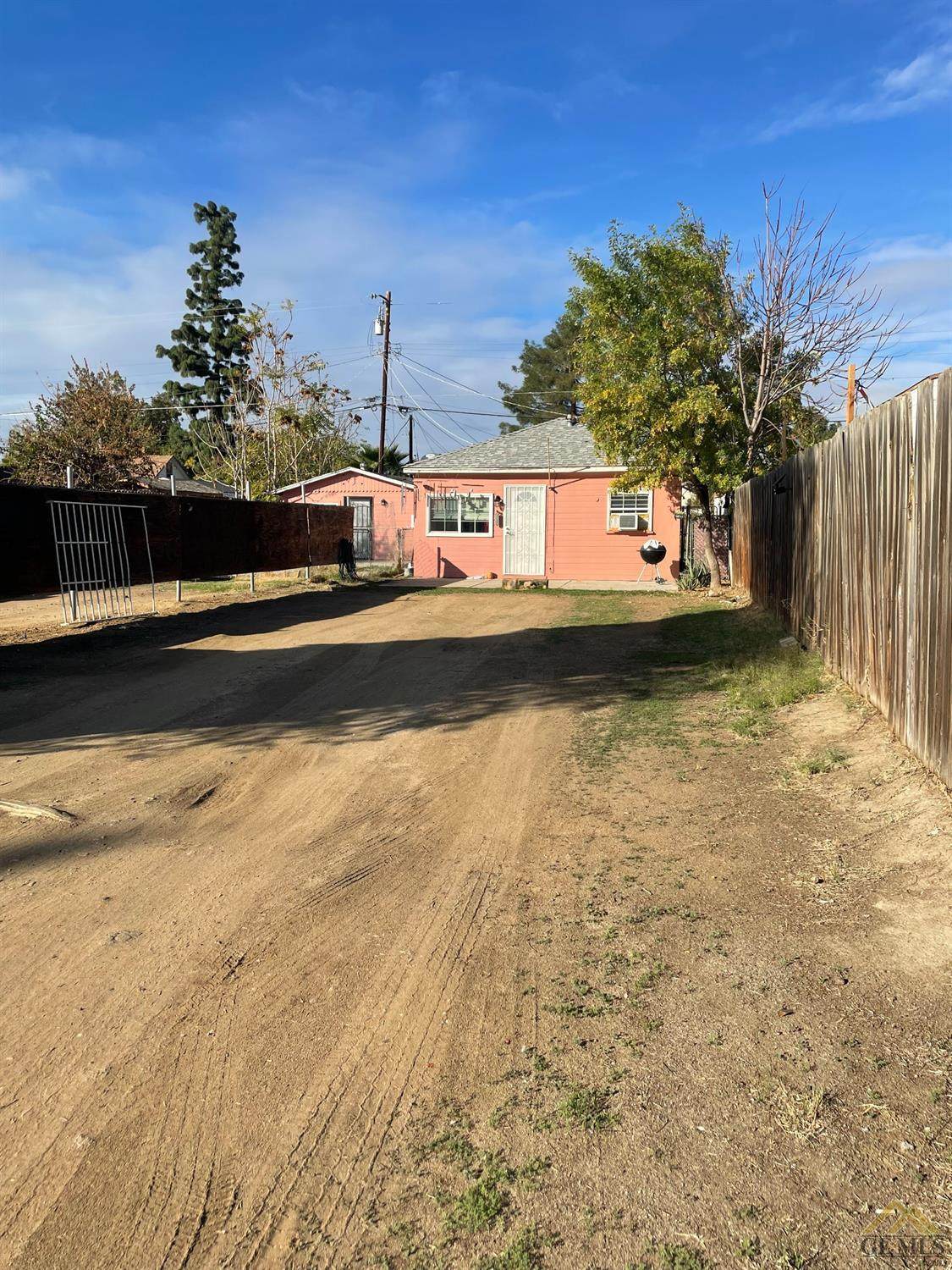 612 Lincoln - Photo 1