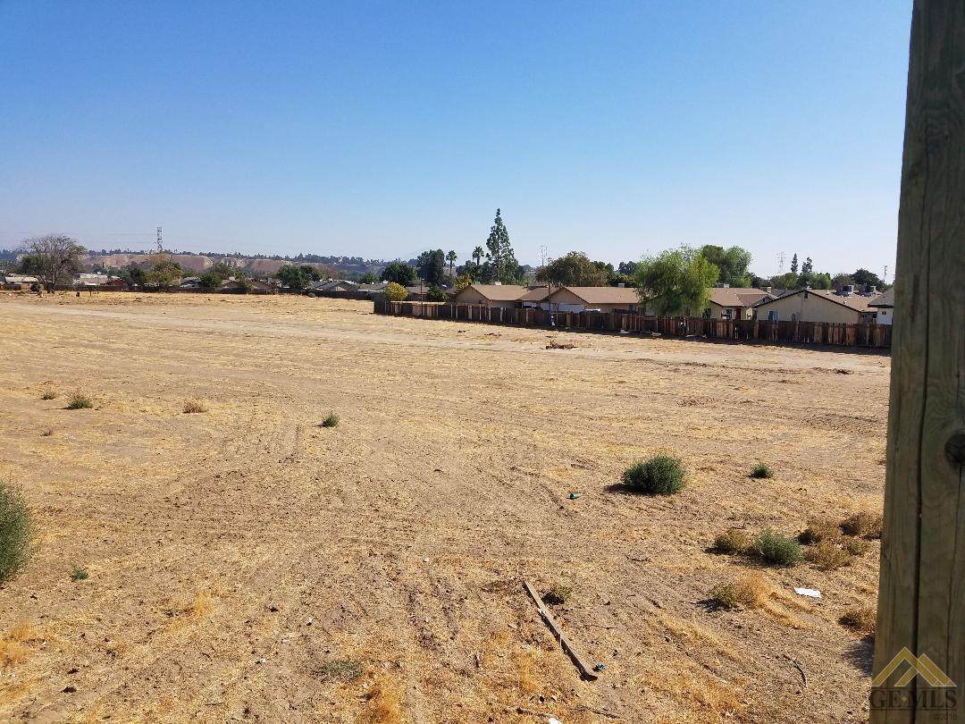 828 Iris Street - Photo 1
