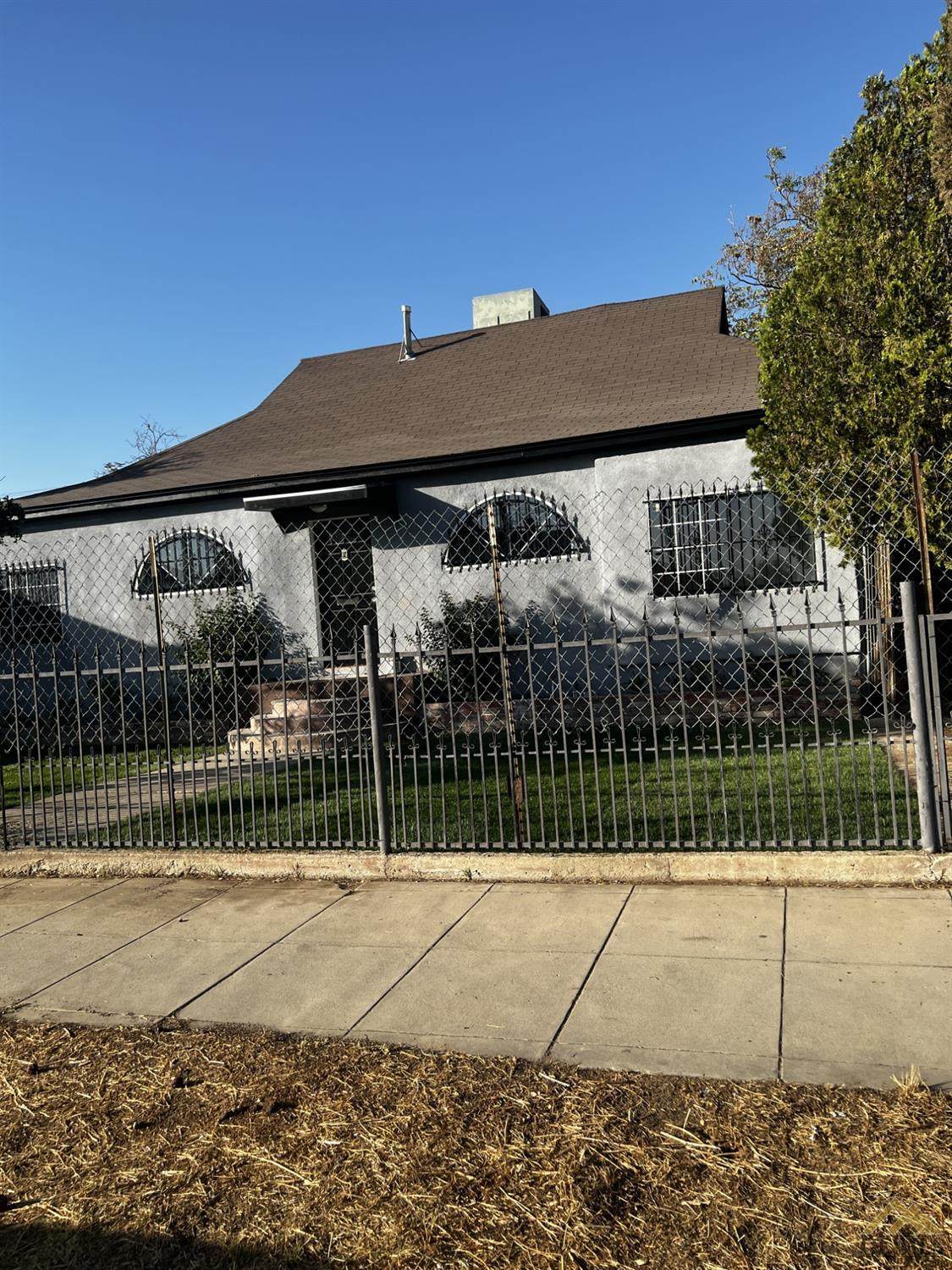726 Jackson Street - Photo 1
