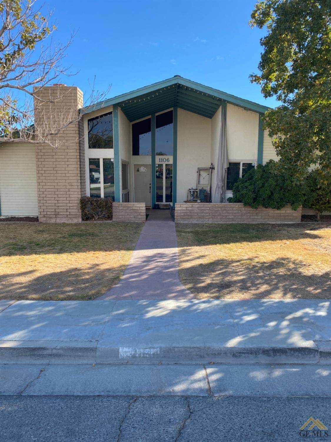 1106 Bell Avenue - Photo 1
