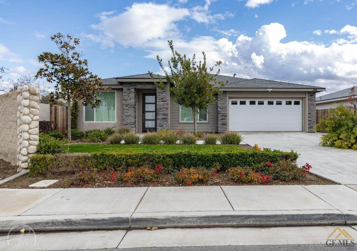 8900 Benitez Drive - Photo 1