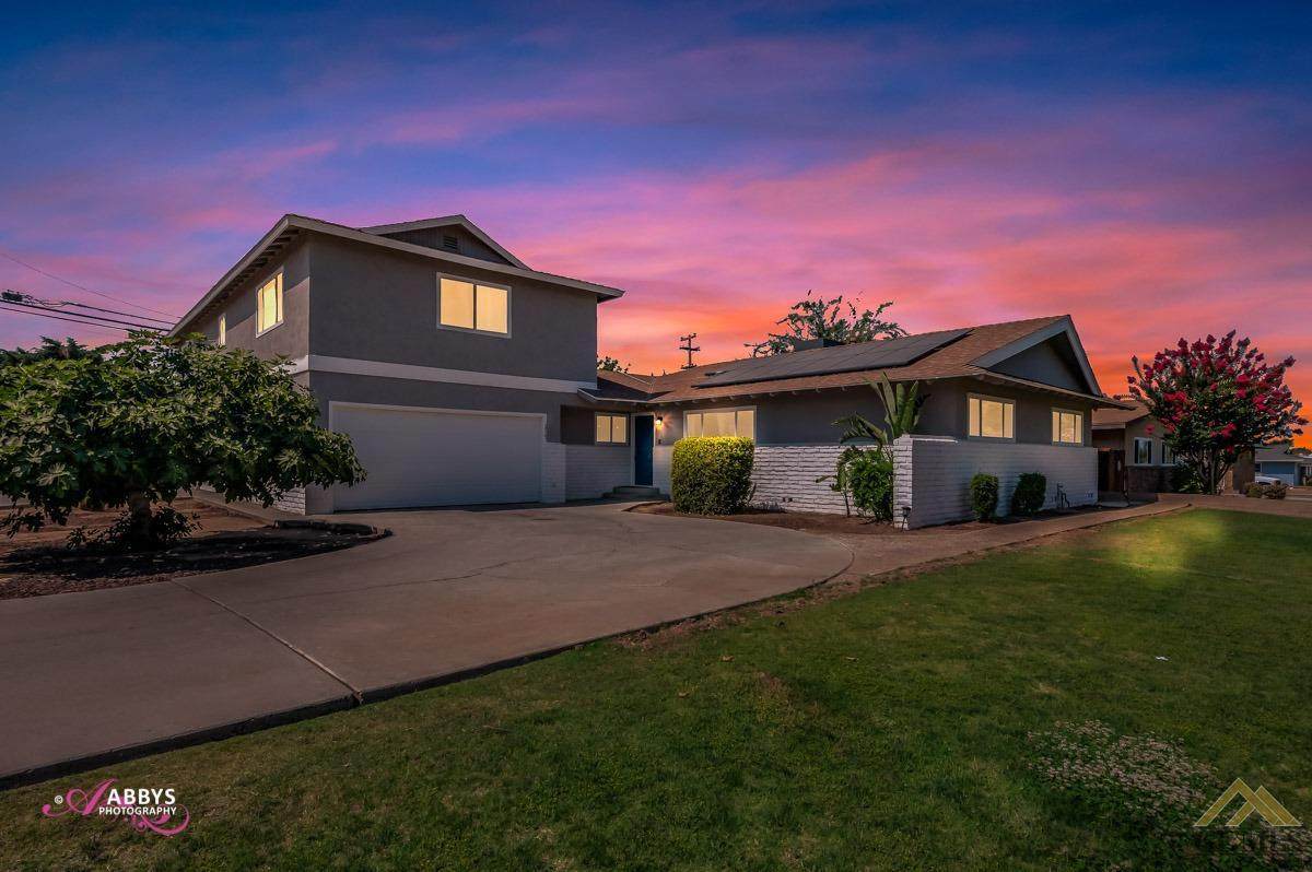 2723 Noble Avenue - Photo 1