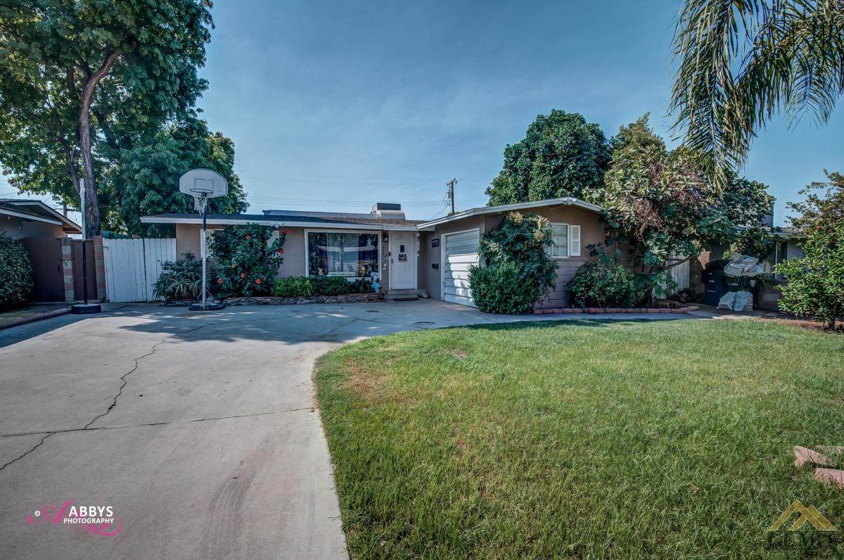925 Radcliffe Avenue - Photo 1