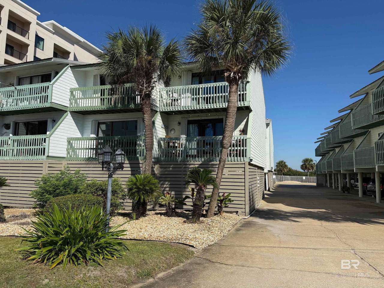 554 Beach Boulevard - Photo 1