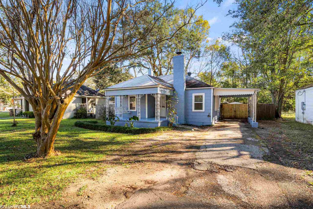 153 Glen Avenue - Photo 1