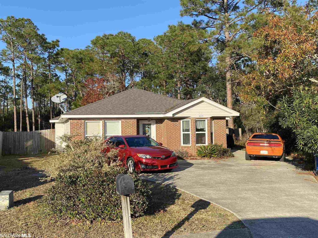 2271 Twin Pines Cir - Photo 1