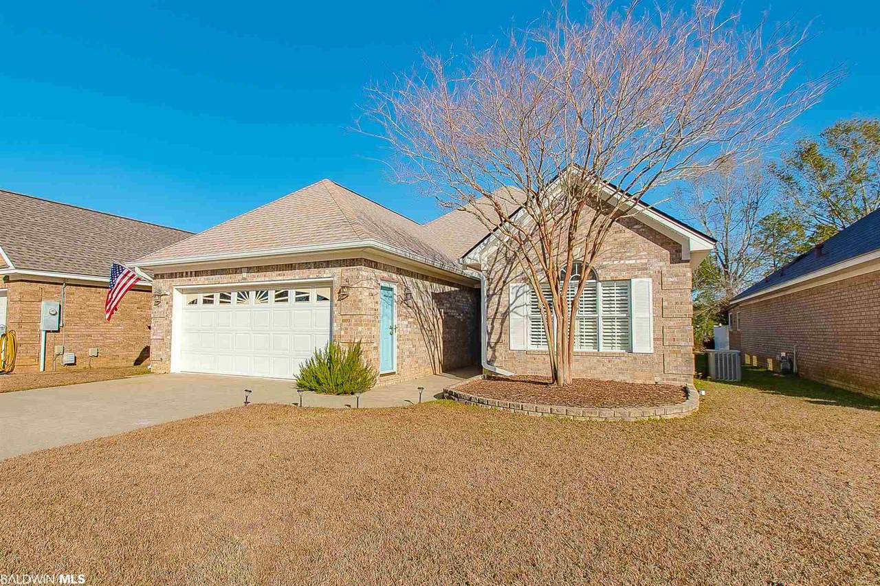 117 Club Drive - Photo 1