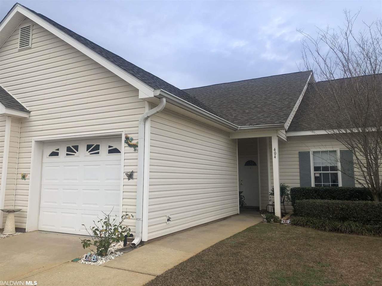 2651 Juniper St - Photo 1