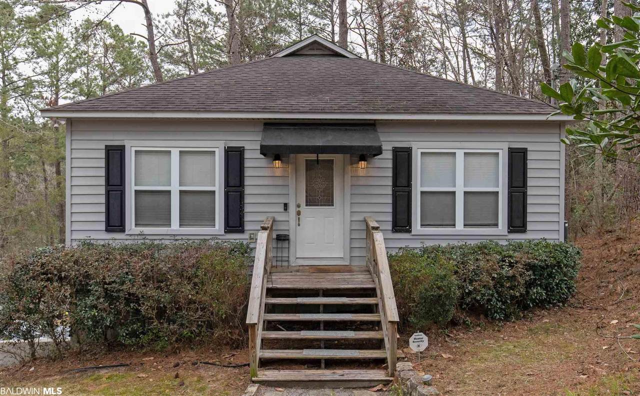 122 Woodside Drive - Photo 1