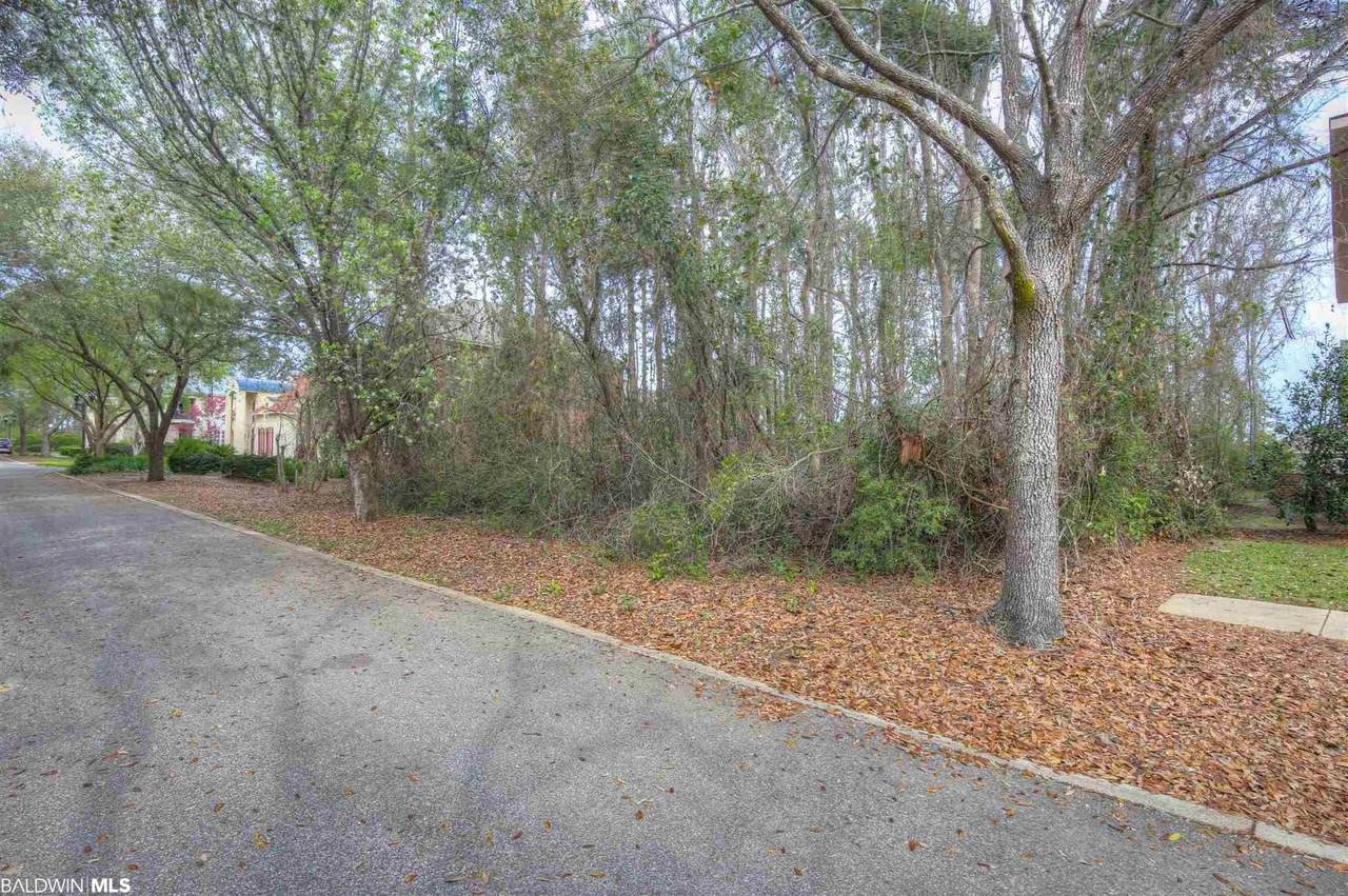 14 Savannah Square - Photo 1