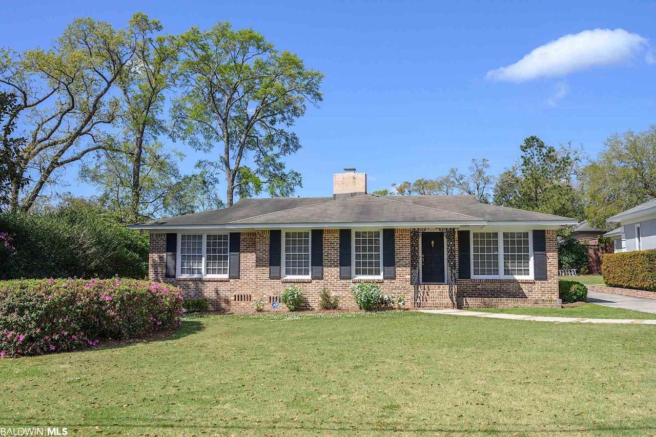 155 Oakway - Photo 1