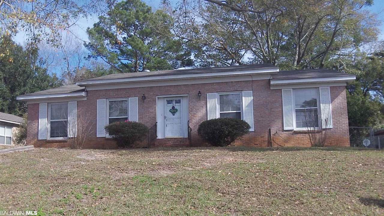 563 Stuart Street - Photo 1