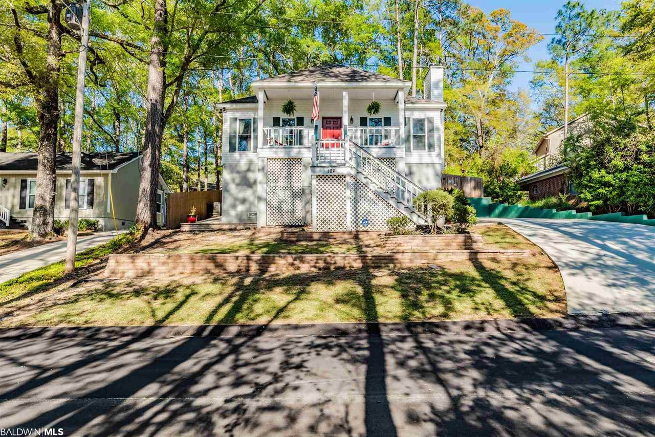 102 Creekside Drive - Photo 1