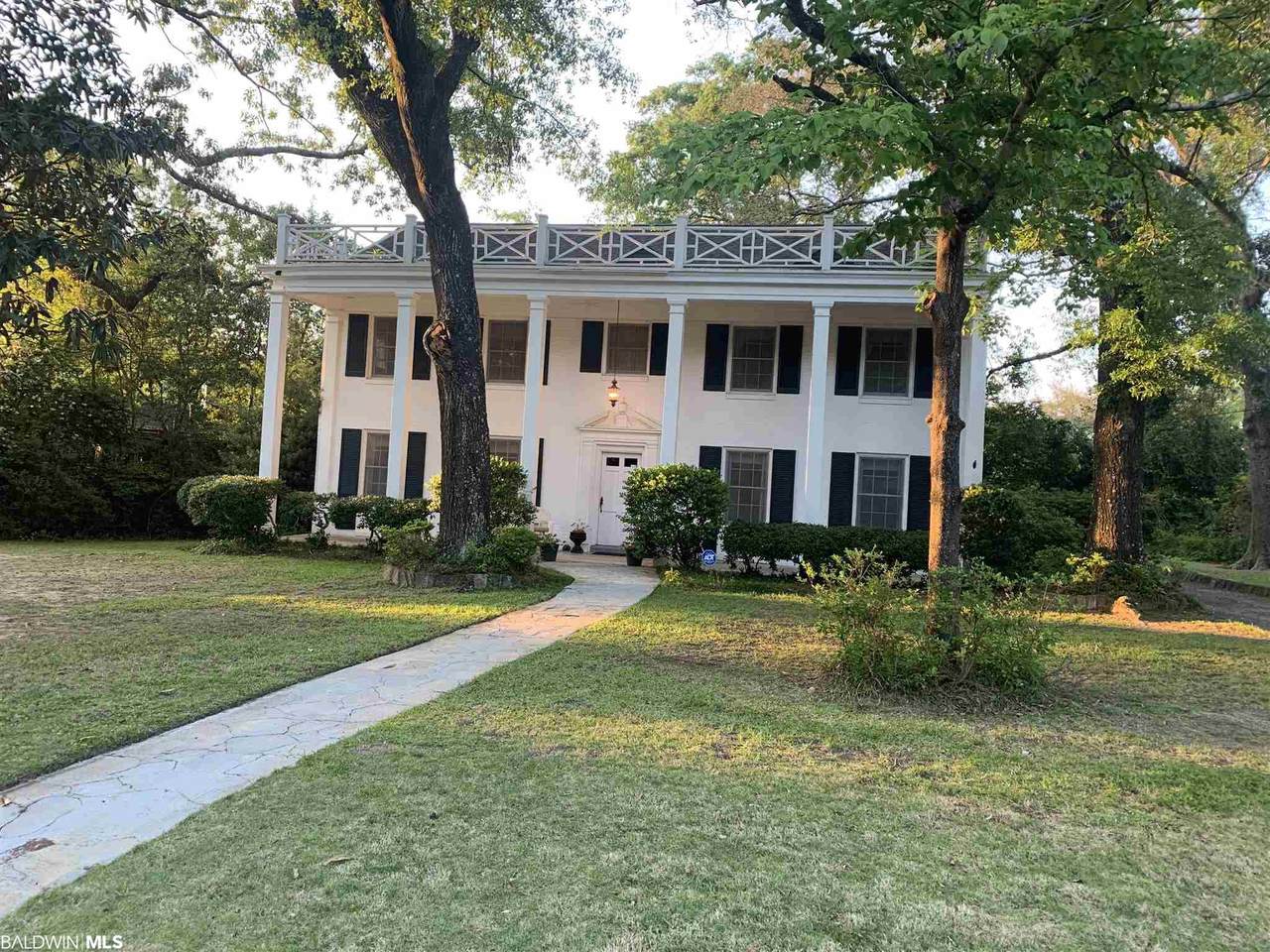 4530 Kingsway Dr - Photo 1