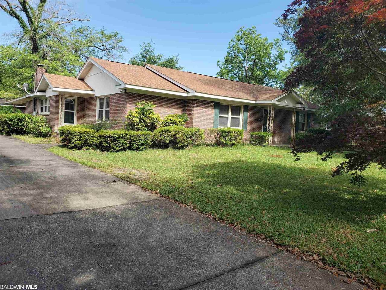 1513 Belleville Avenue - Photo 1