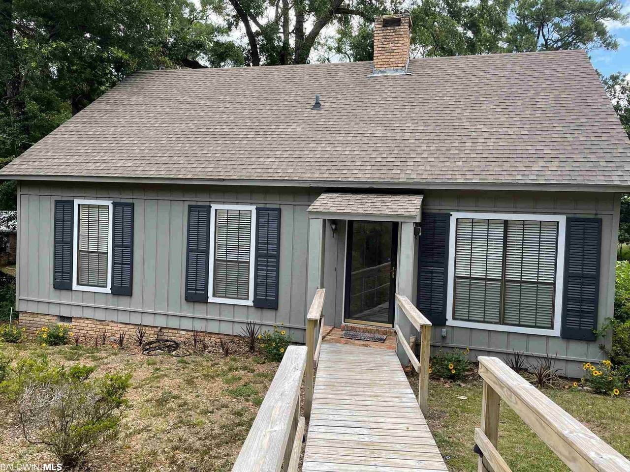 302 Whiting Court - Photo 1