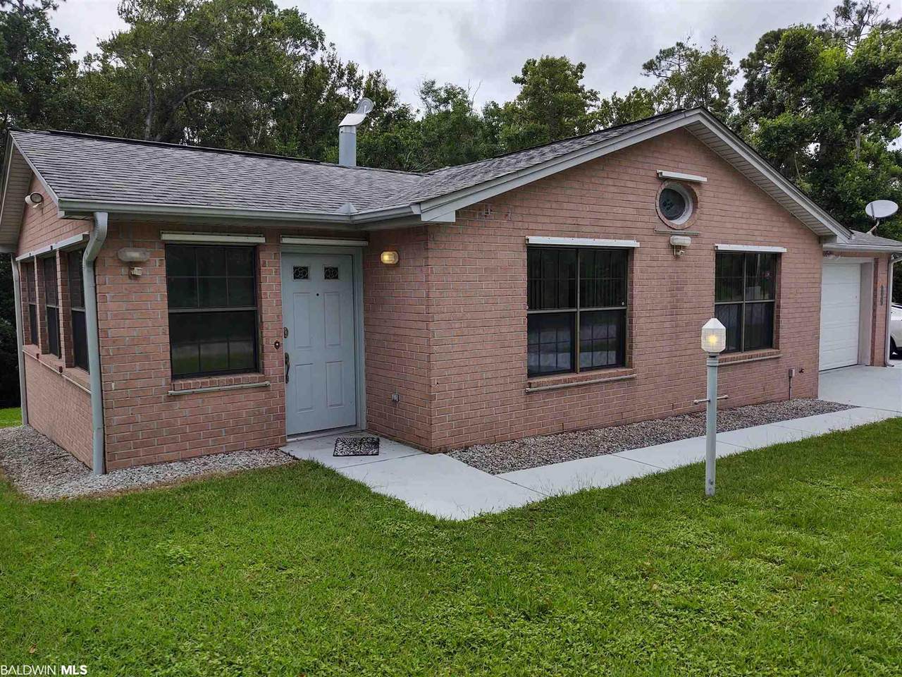 1504 Spanish Cove Dr - Photo 1