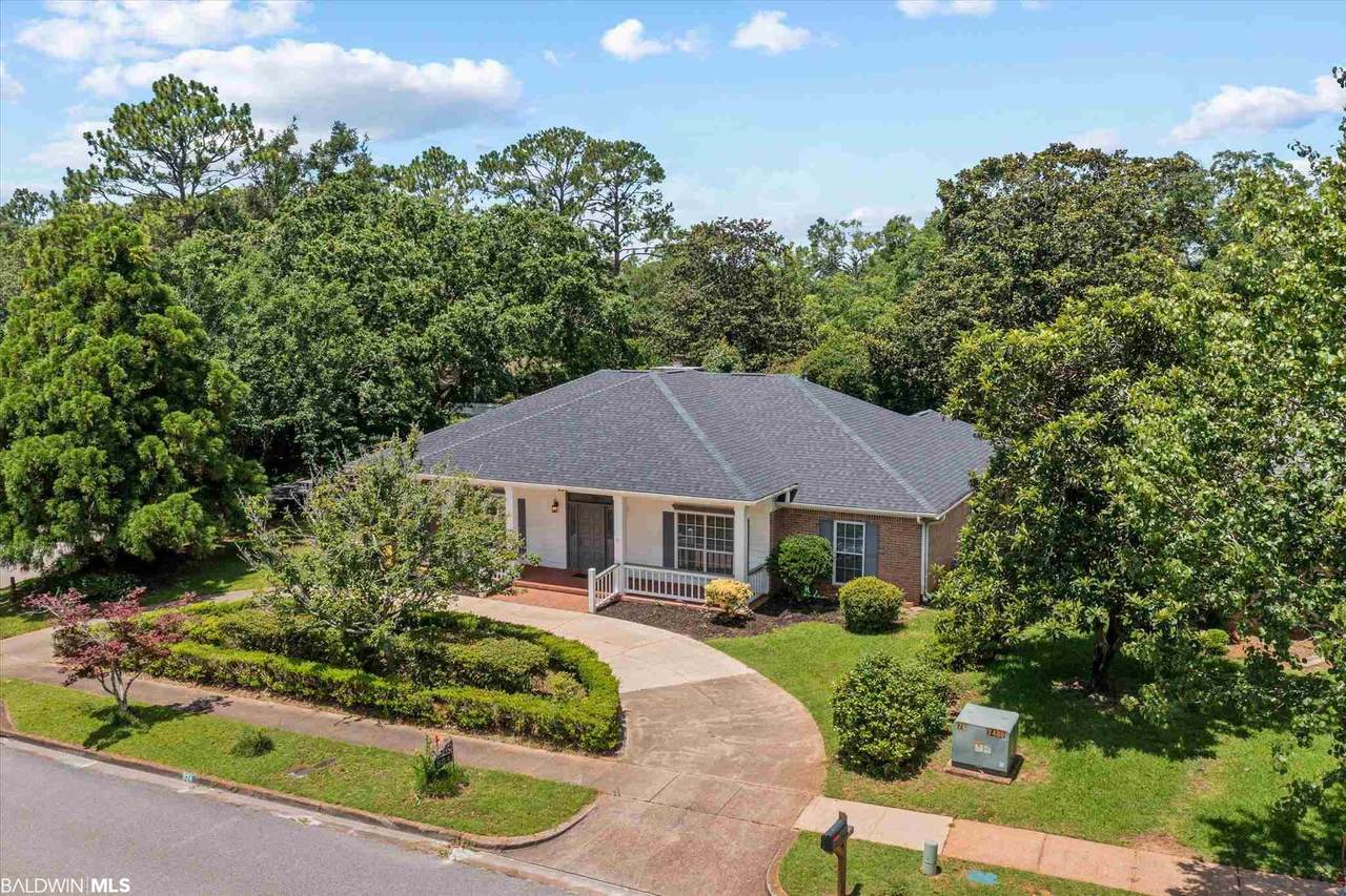 824 Ashwood Drive - Photo 1