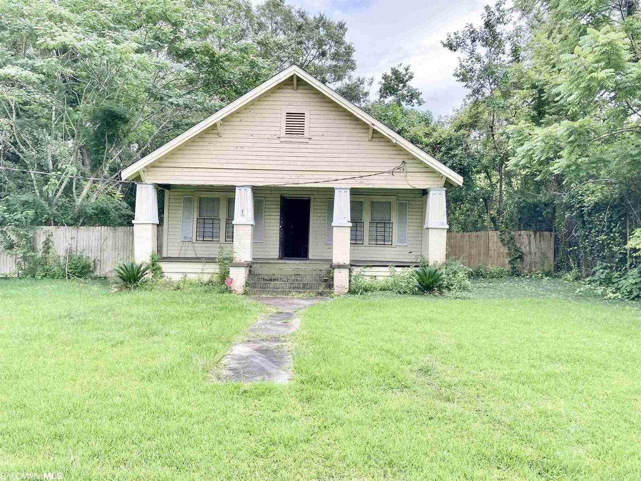 320 Gould St - Photo 1