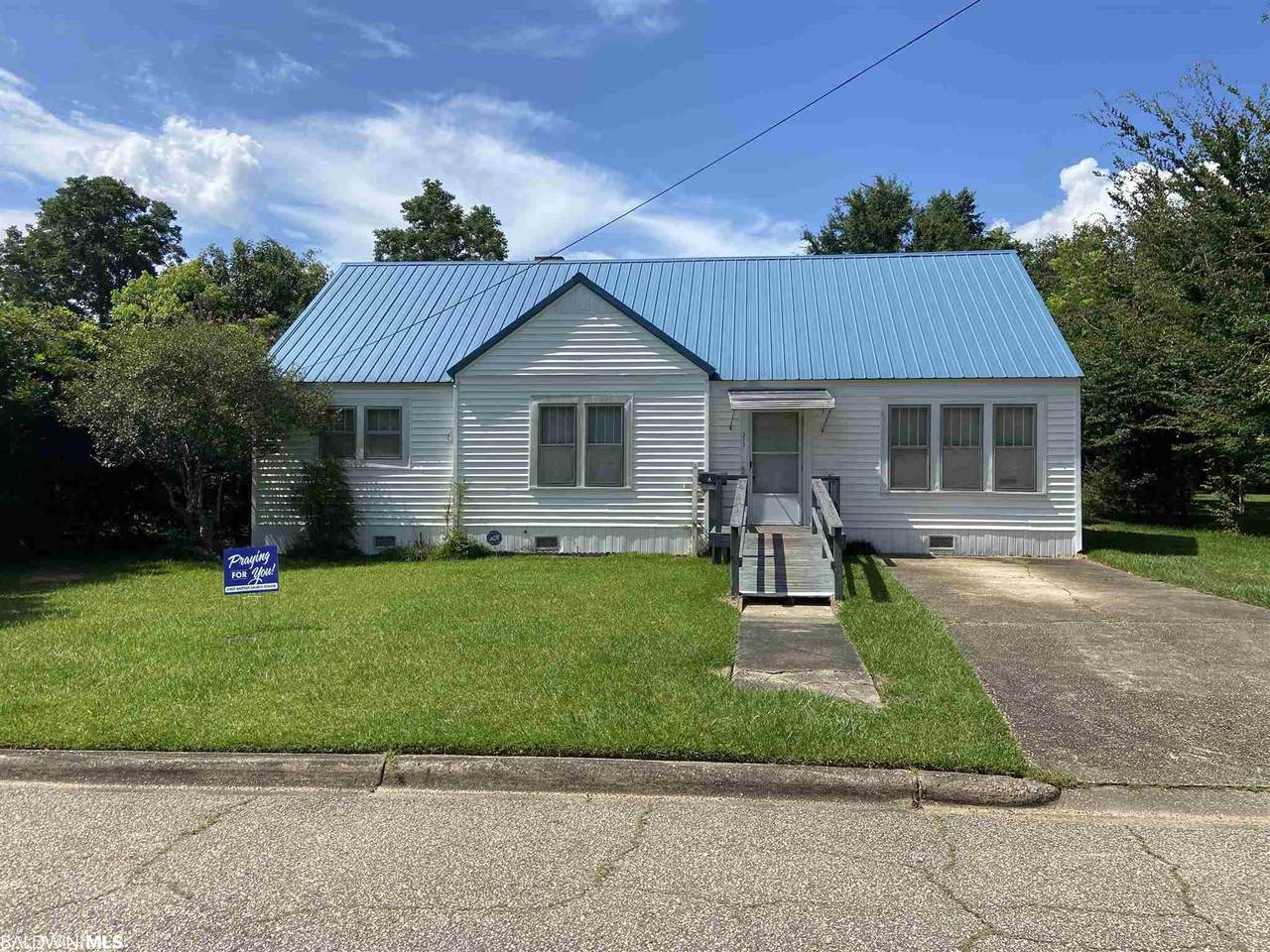 317 School Street - Photo 1