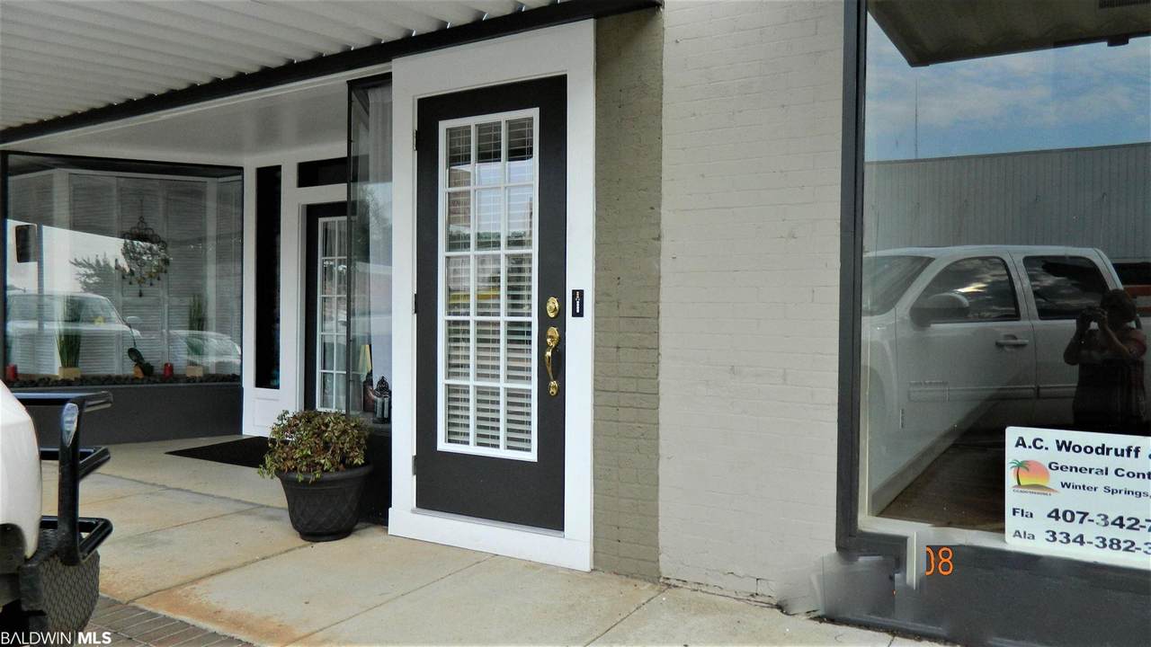 603 Commerce St - Photo 1