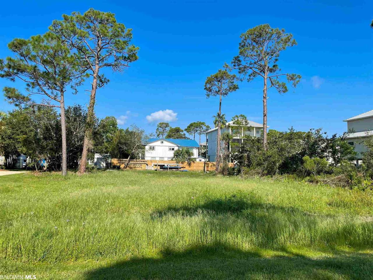 Hideaway - Photo 1