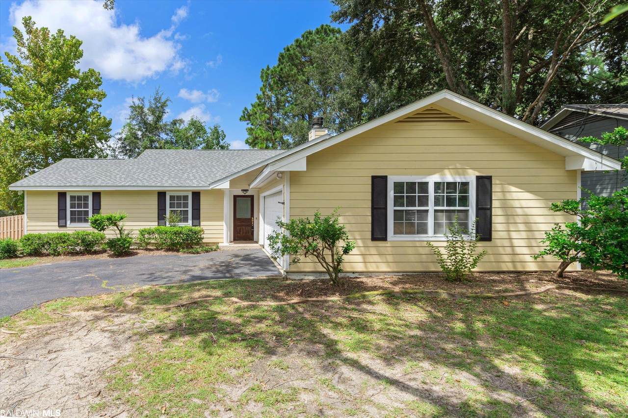 107 Palisades Cir - Photo 1