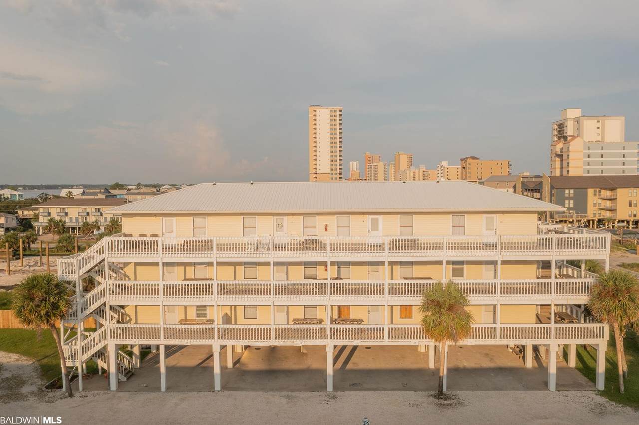 1118 Beach Blvd - Photo 1