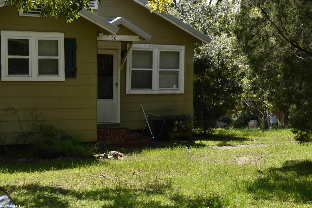 501 Dogwood Av - Photo 1
