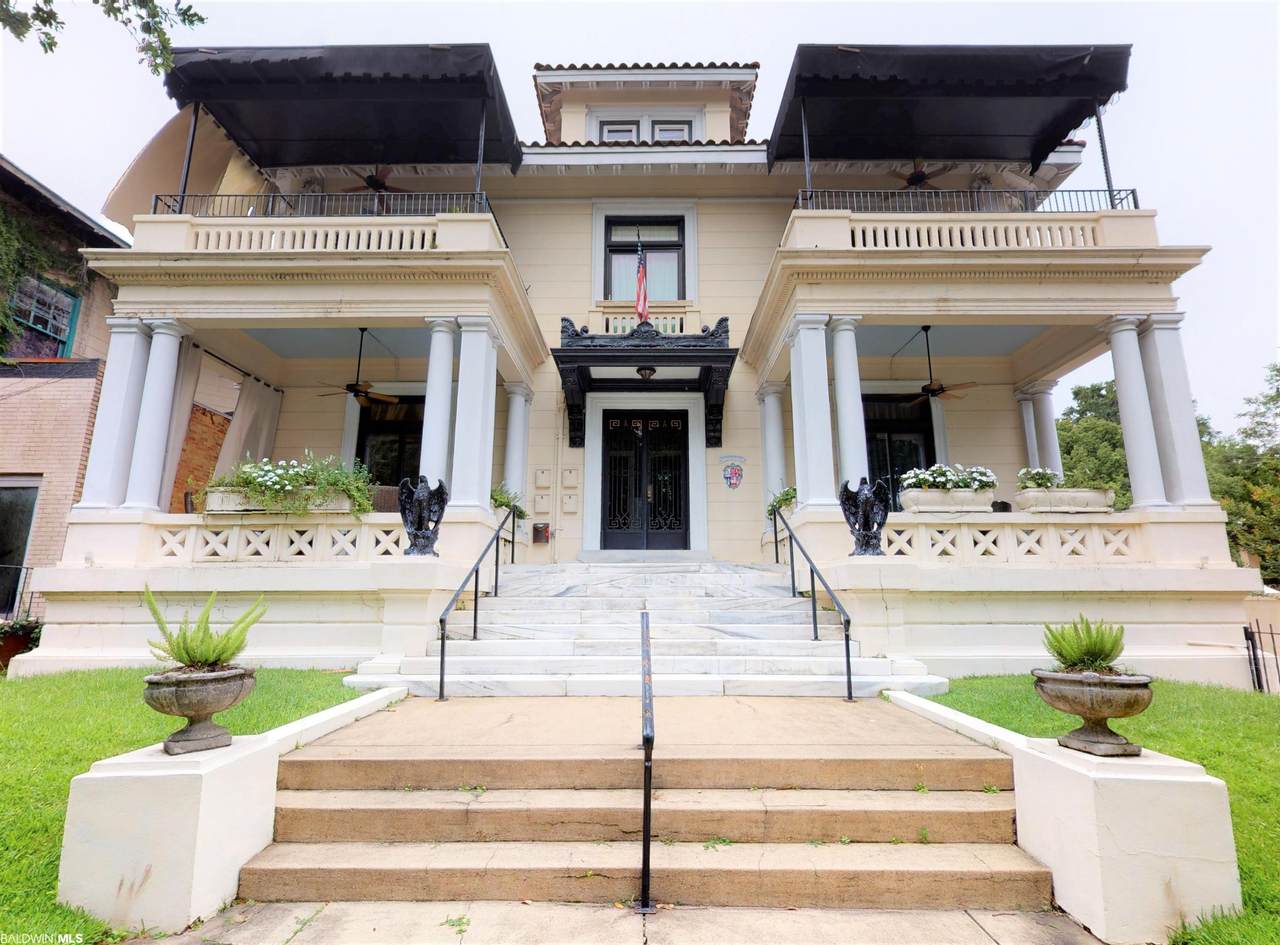 960 Government St - Photo 1
