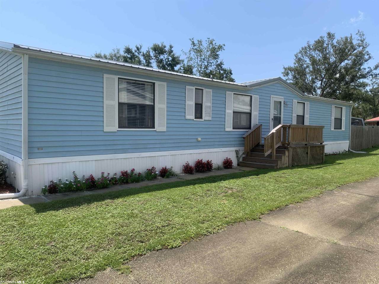 1672 Santa Cruz Dr - Photo 1