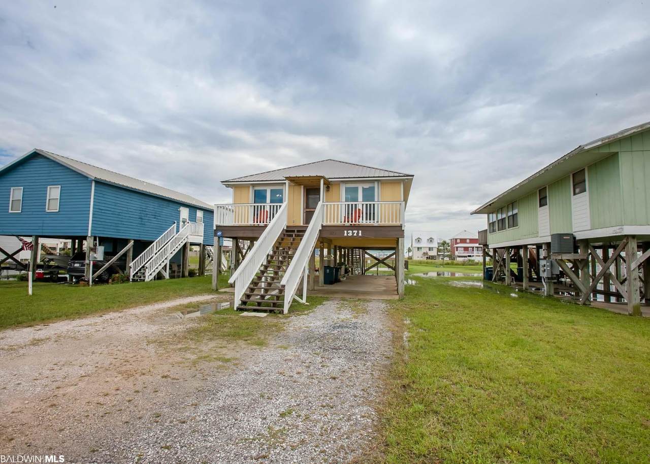 1371 Lagoon Avenue - Photo 1