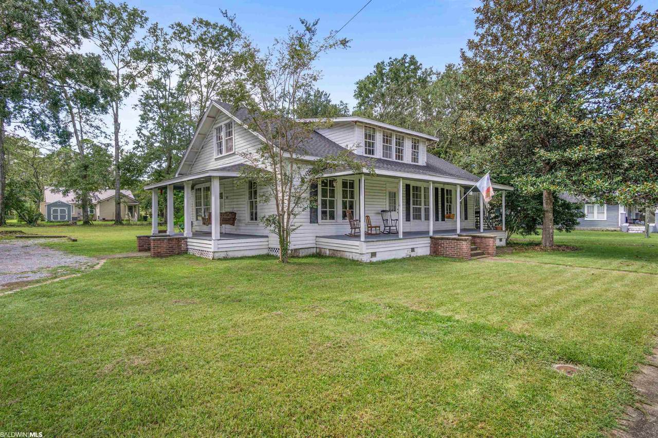 401 Hall Av - Photo 1