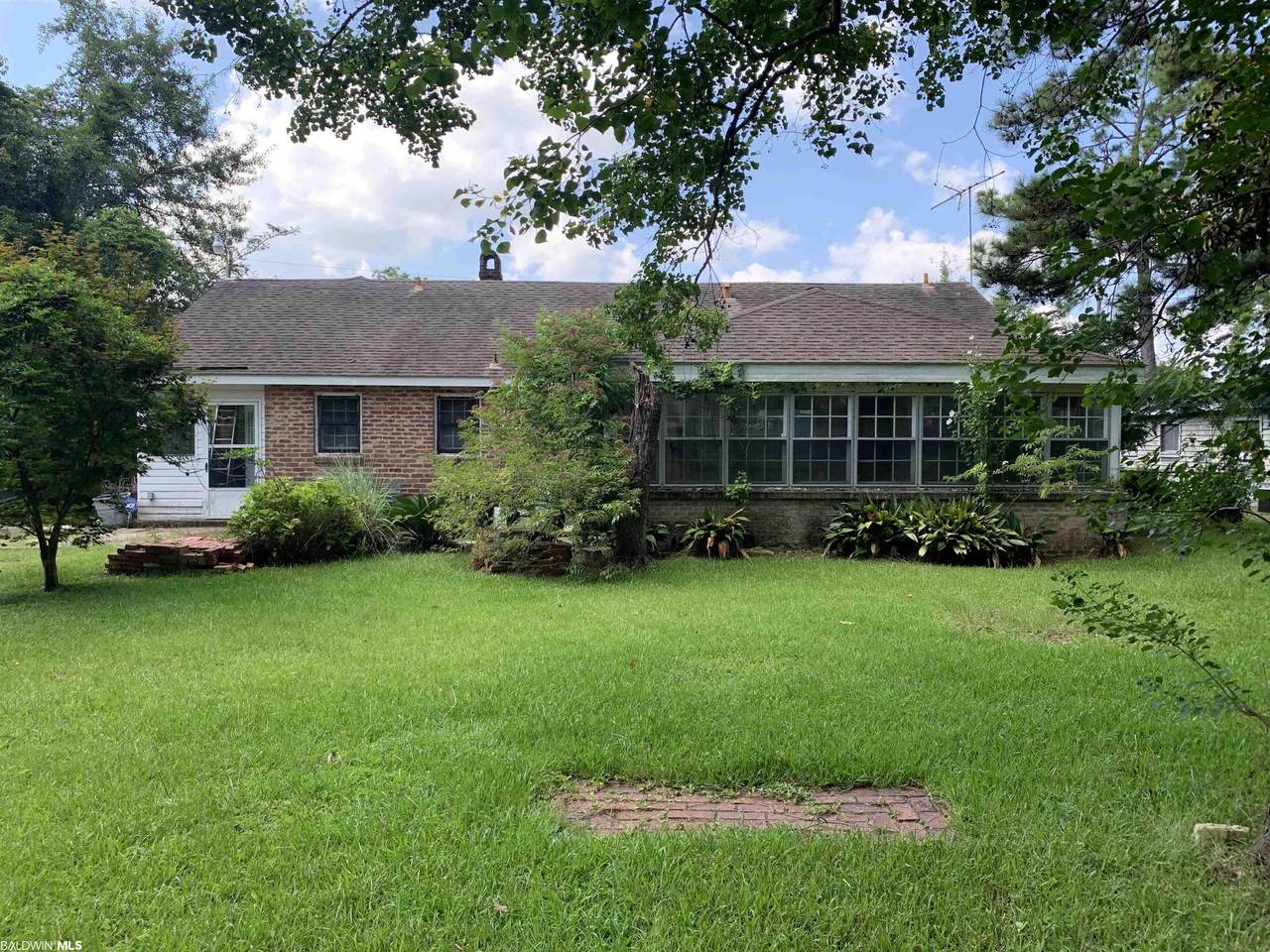 2406 Government St - Photo 1