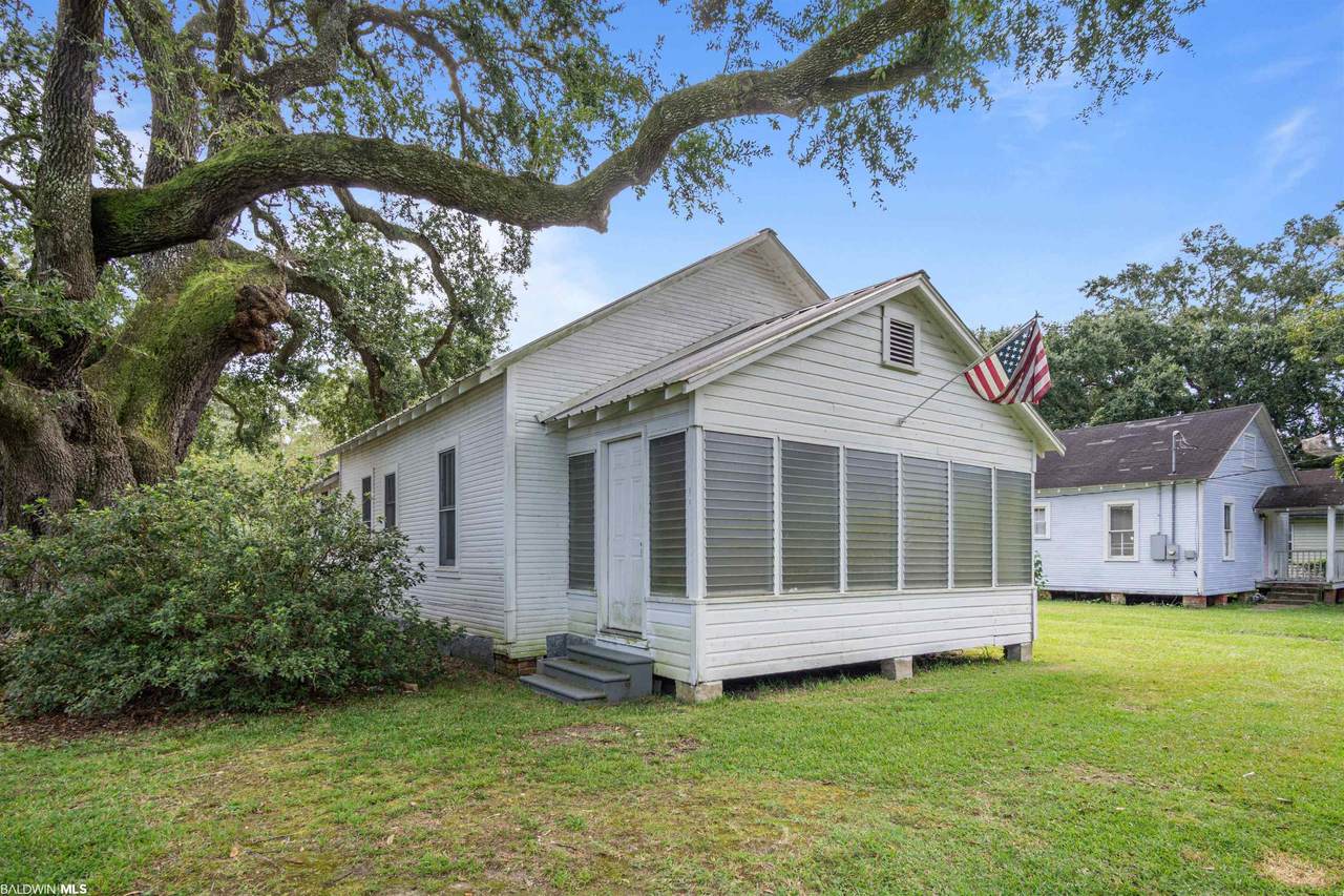 201 Powell Avenue - Photo 1