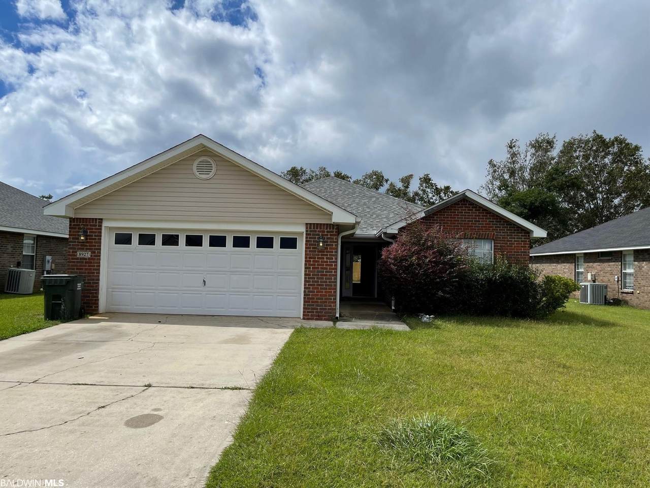 8927 Sage Dr - Photo 1