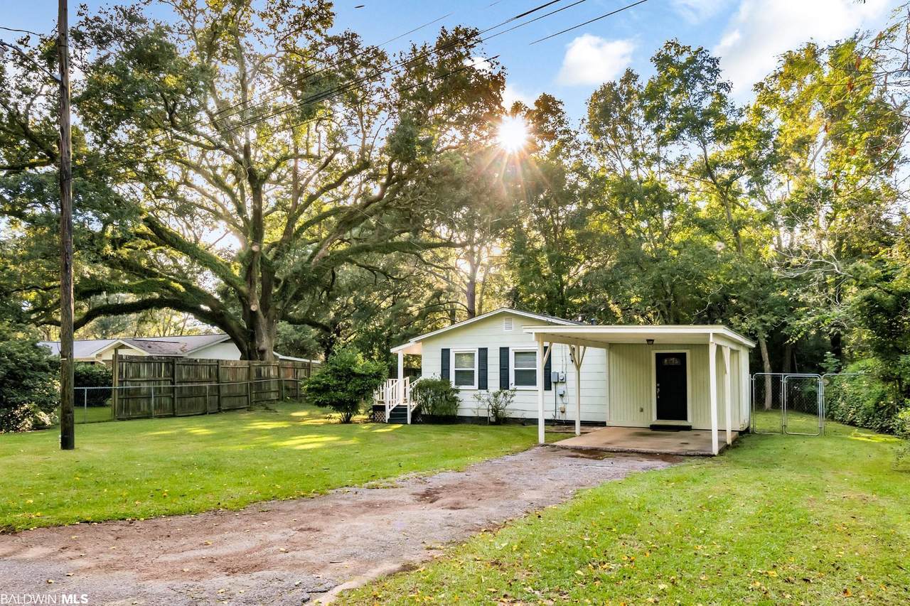 2214 Clearwater St - Photo 1