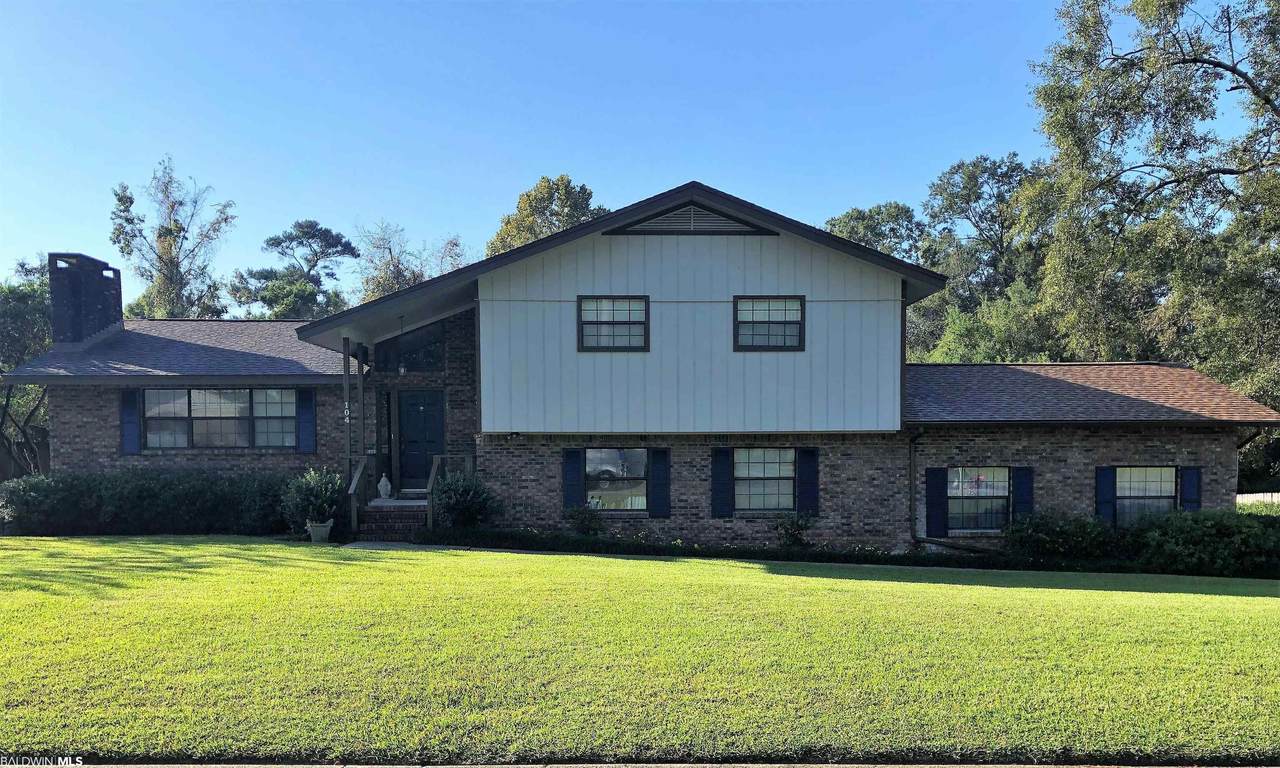 104 Fairway Drive - Photo 1