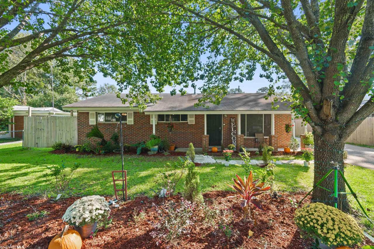 513 Farnell Lane - Photo 1