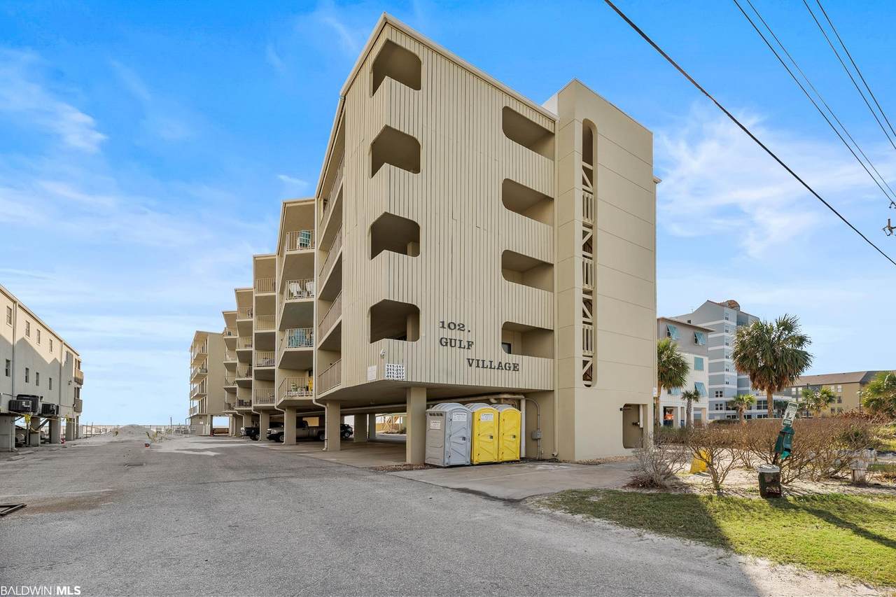 1027 Beach Blvd - Photo 1