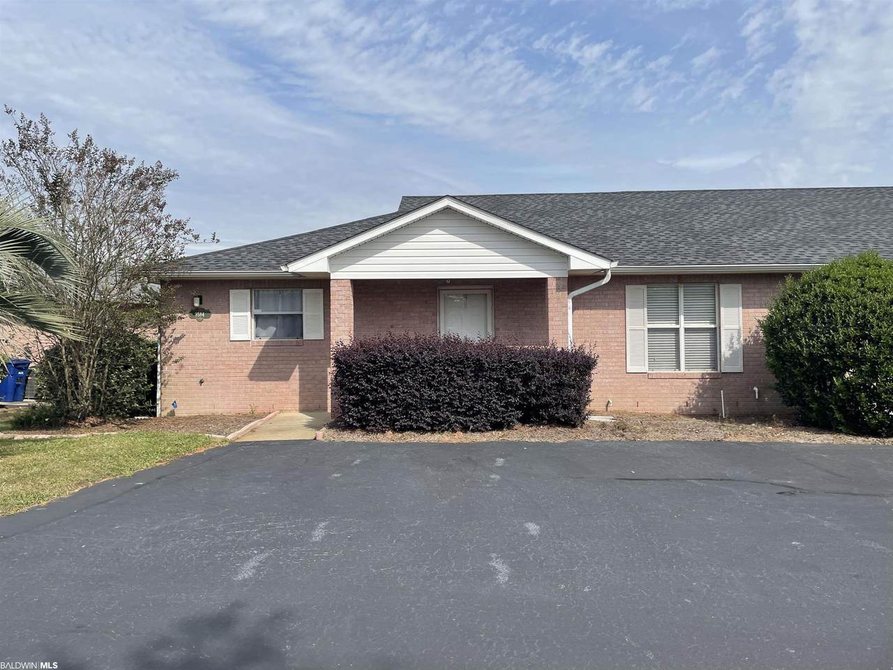 9584 Villas Dr - Photo 1