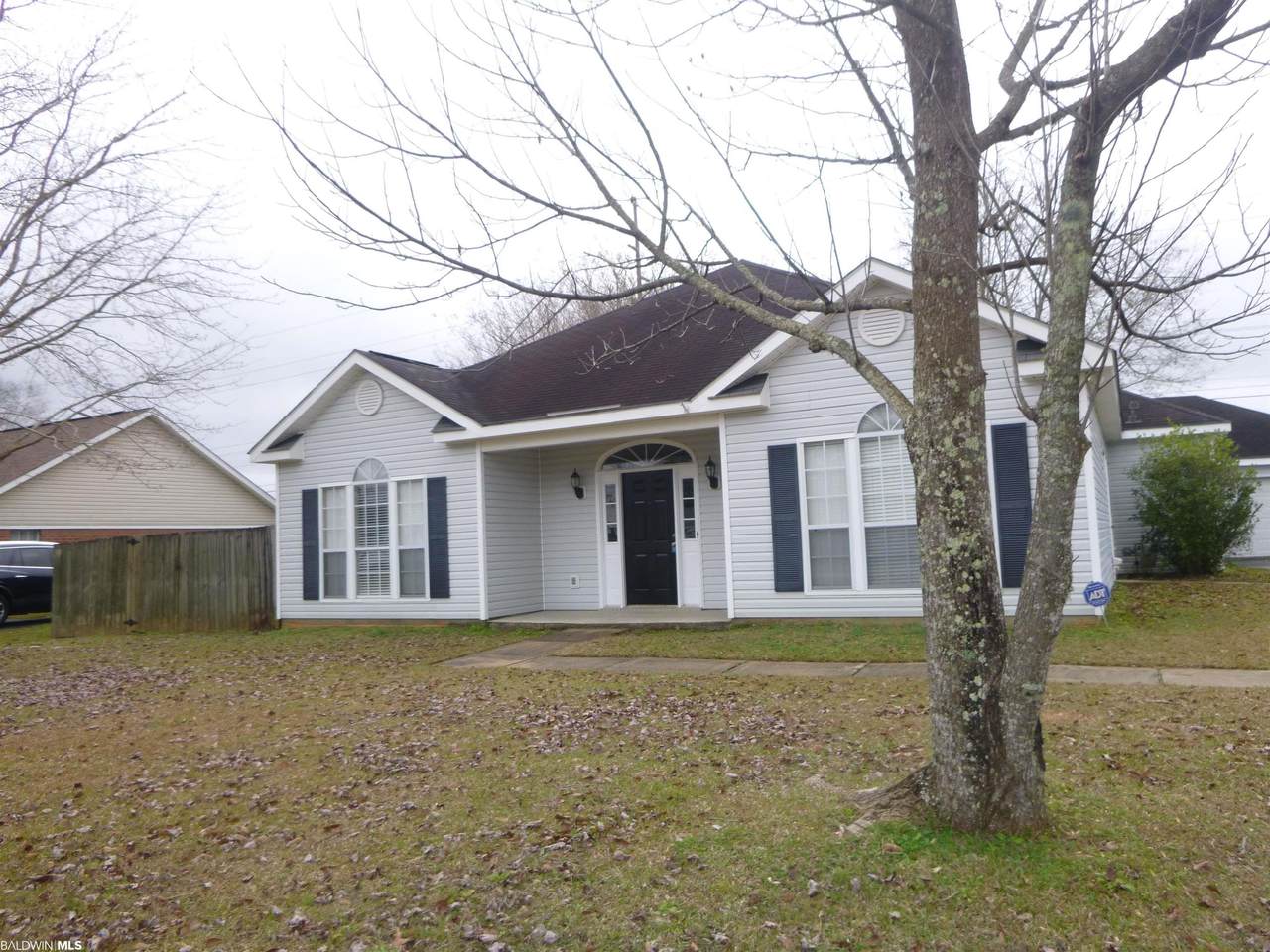 9598 Canterbury Court - Photo 1