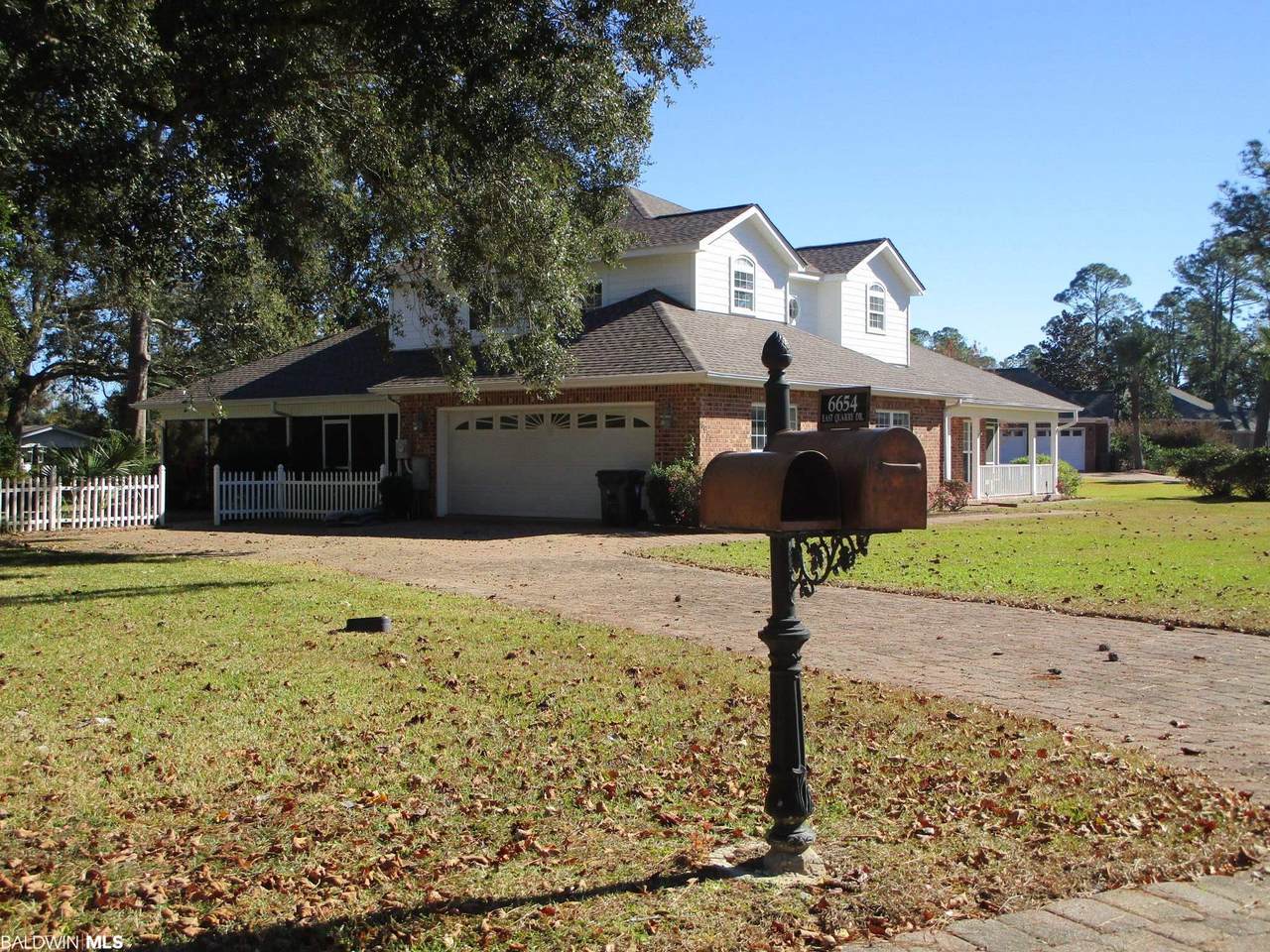 6654 Quarry Dr - Photo 1