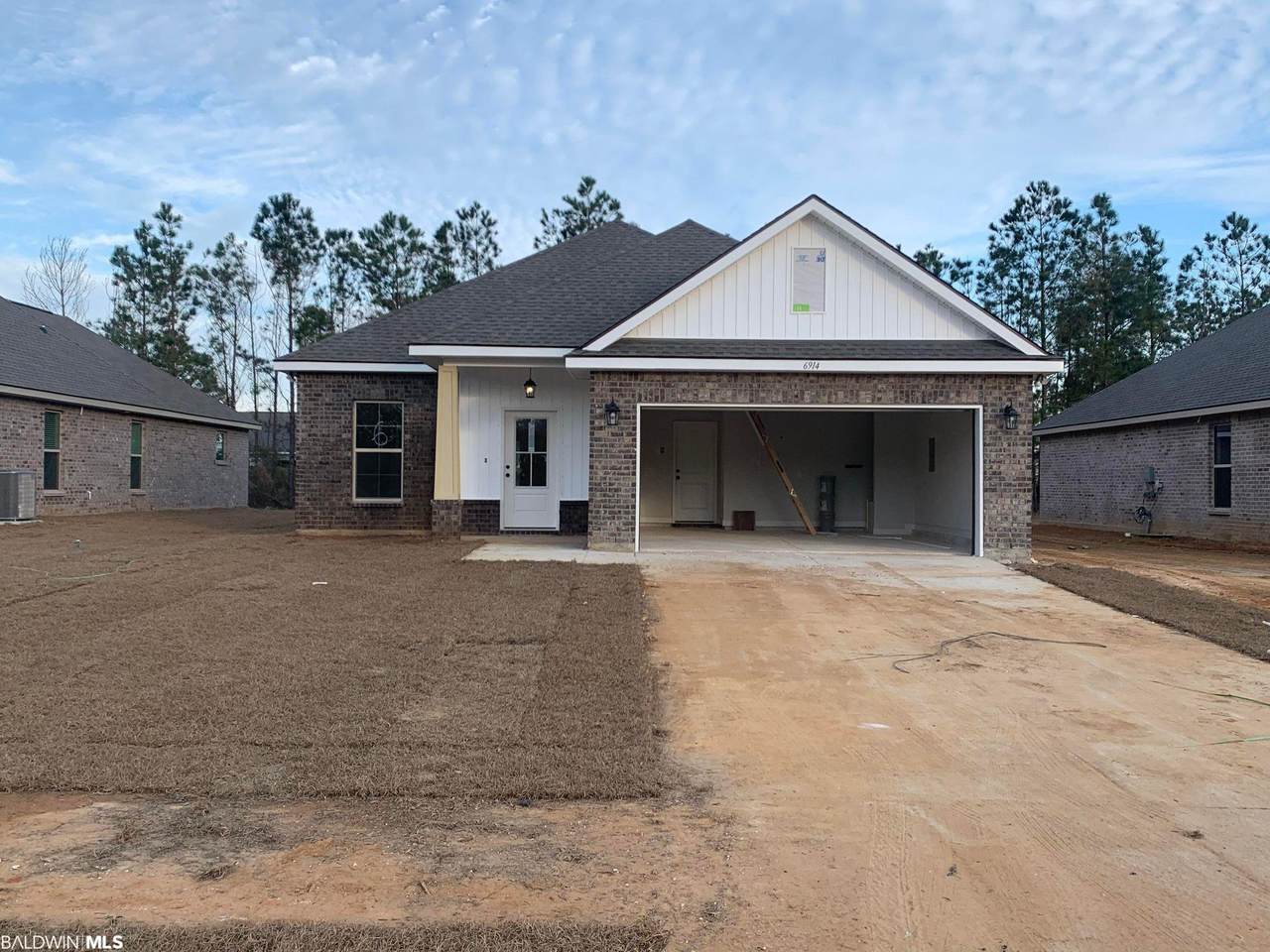 6914 Summerset Drive - Photo 1