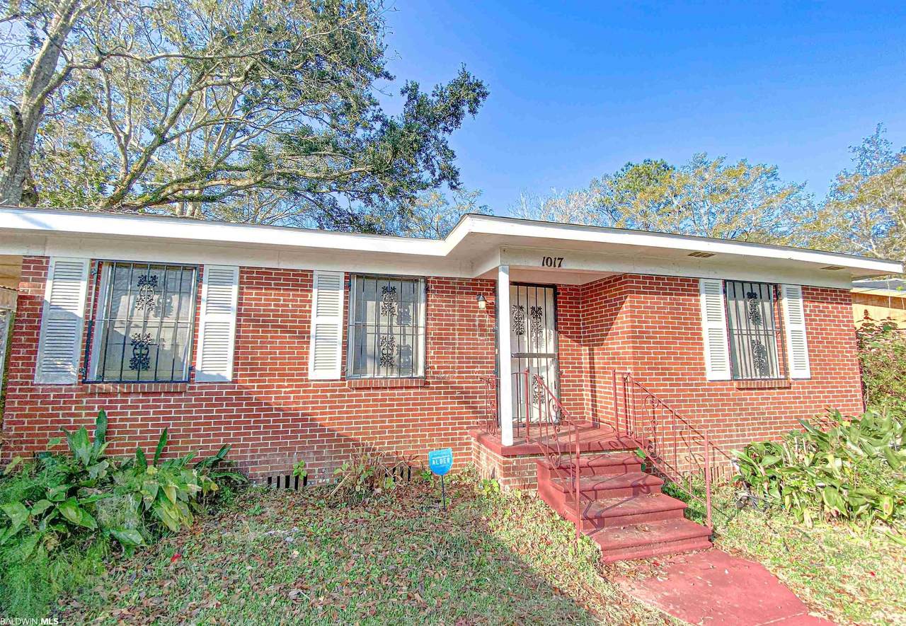 1017 Summerville St - Photo 1