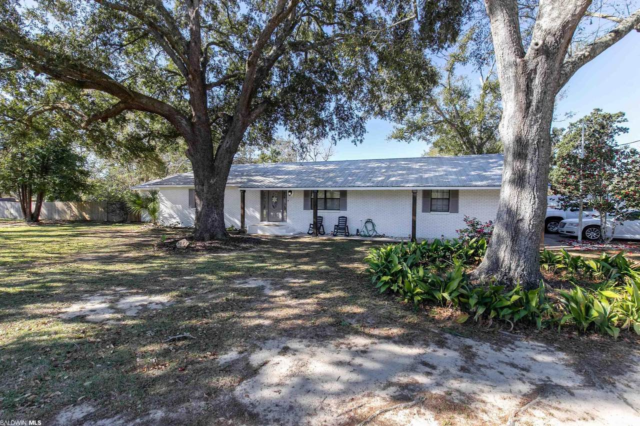 1027 Oak Street - Photo 1