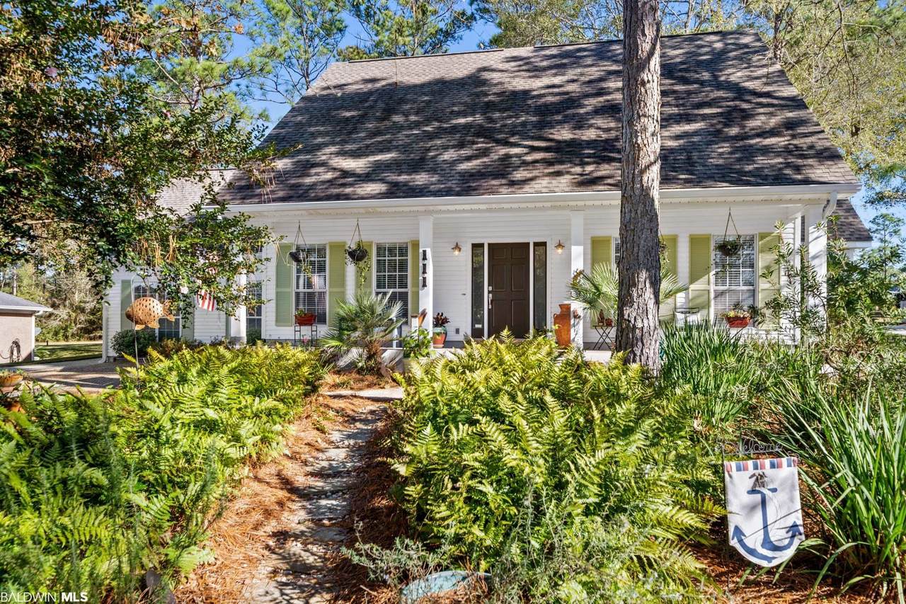 111 Bel Air Circle - Photo 1