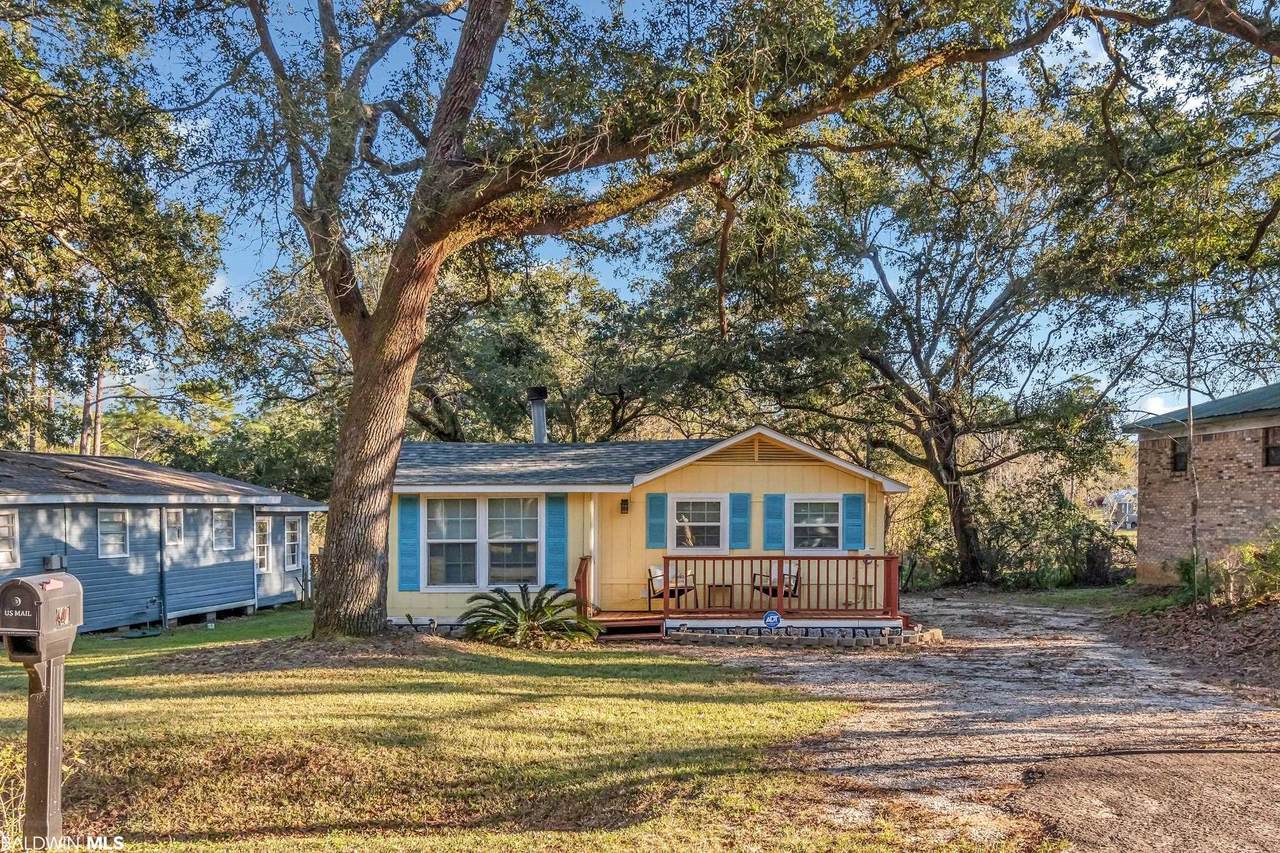 4801 Bayou Shores Drive - Photo 1