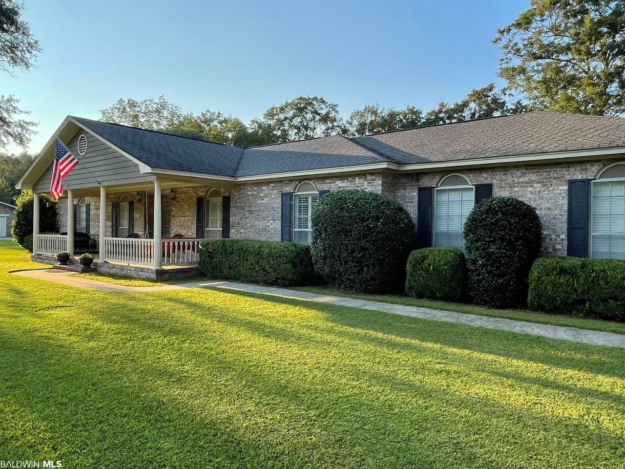 205 Woodmere Dr - Photo 1